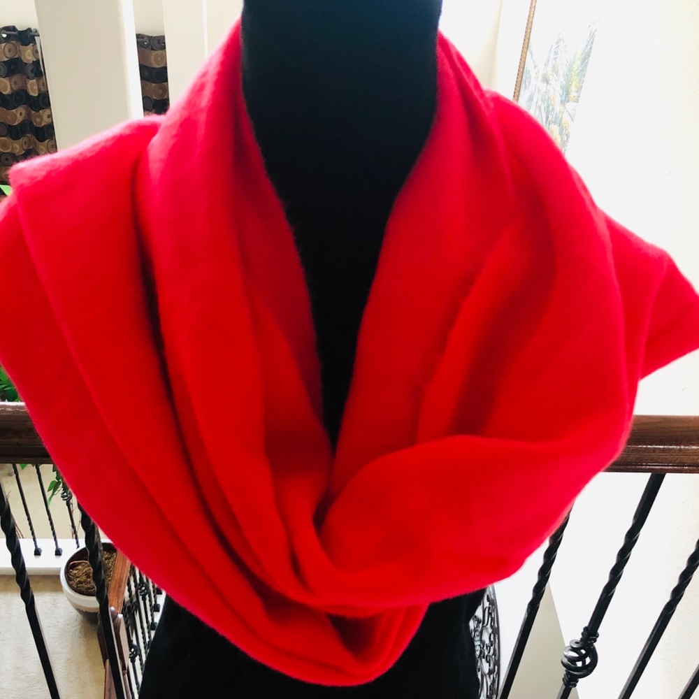 Gorgeous hot pink scarf. NWOT